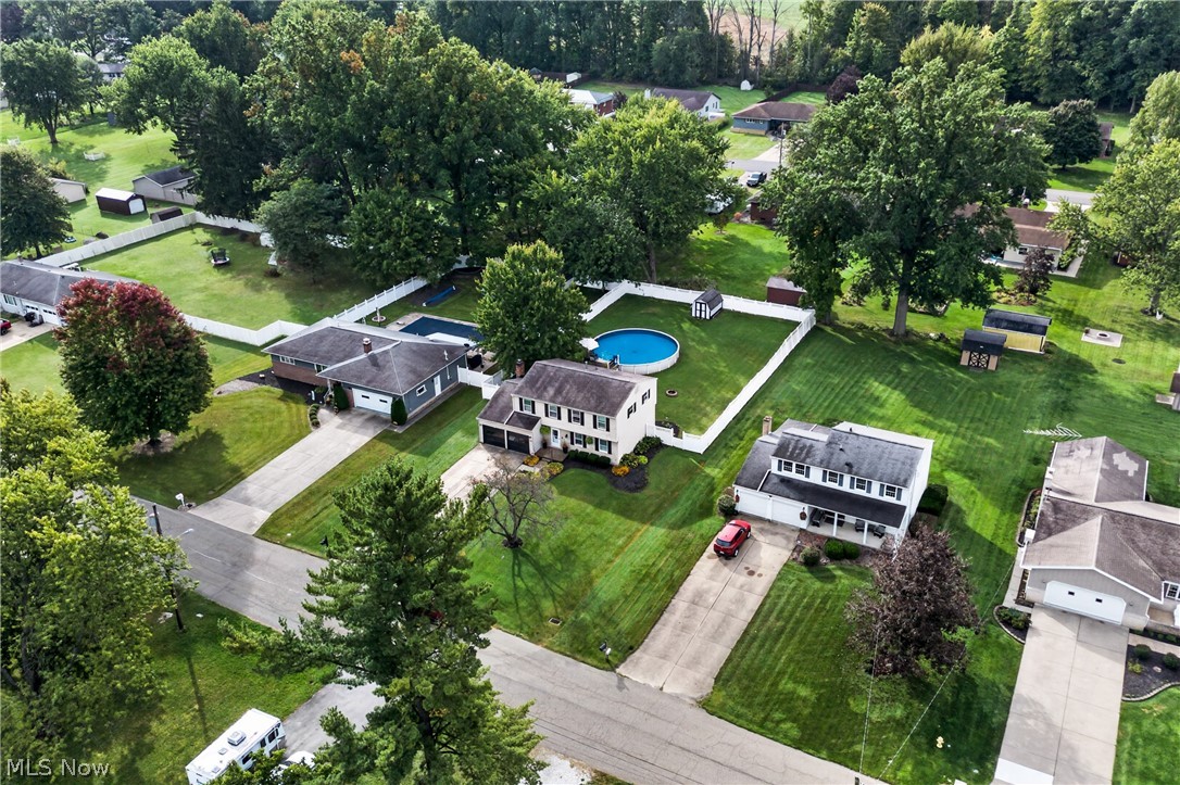 355 Earl Drive NW Warren OH 44483
