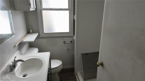 8162 Russell Lane Cleveland OH 44144