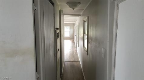 8162 Russell Lane Cleveland OH 44144