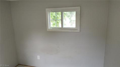 8162 Russell Lane Cleveland OH 44144