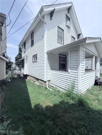 2132 10th Street SW Akron OH 44314