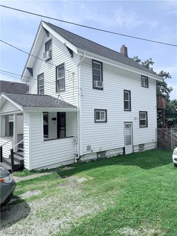 2132 10th Street SW Akron OH 44314