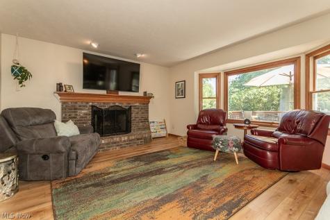 7633 Debonaire Drive Mentor OH 44060