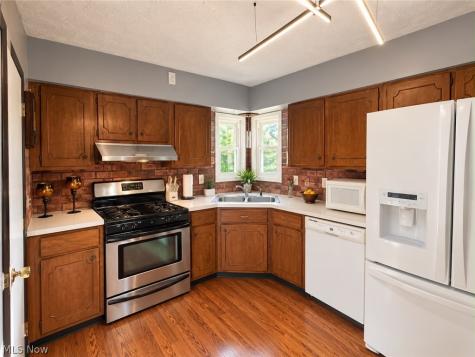 4108 W 49th Street Cleveland OH 44144