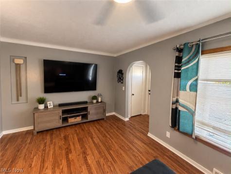 4108 W 49th Street Cleveland OH 44144
