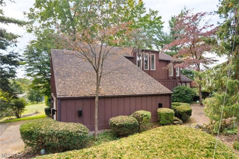 2962 Wildridge Drive NW Massillon OH 44646