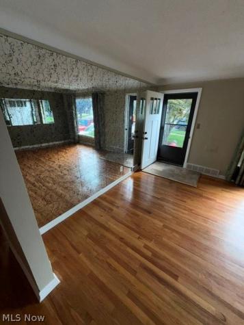 706 North Street Brooklyn Heights OH 44131