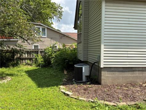 706 North Street Brooklyn Heights OH 44131
