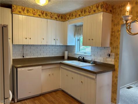 706 North Street Brooklyn Heights OH 44131