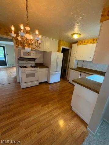 706 North Street Brooklyn Heights OH 44131