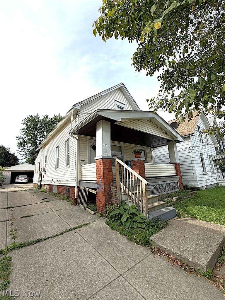 3707 Newark Avenue Cleveland OH 44109