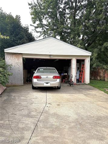 3707 Newark Avenue Cleveland OH 44109