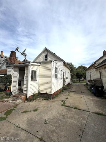 3707 Newark Avenue Cleveland OH 44109