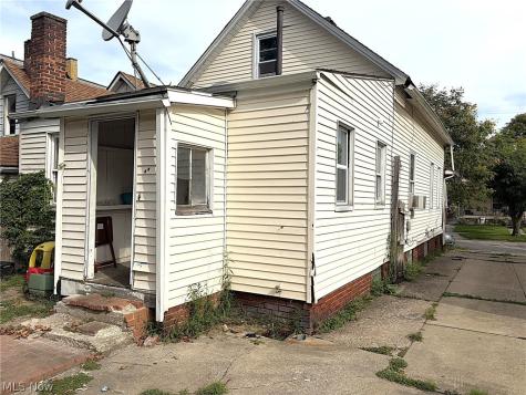 3707 Newark Avenue Cleveland OH 44109