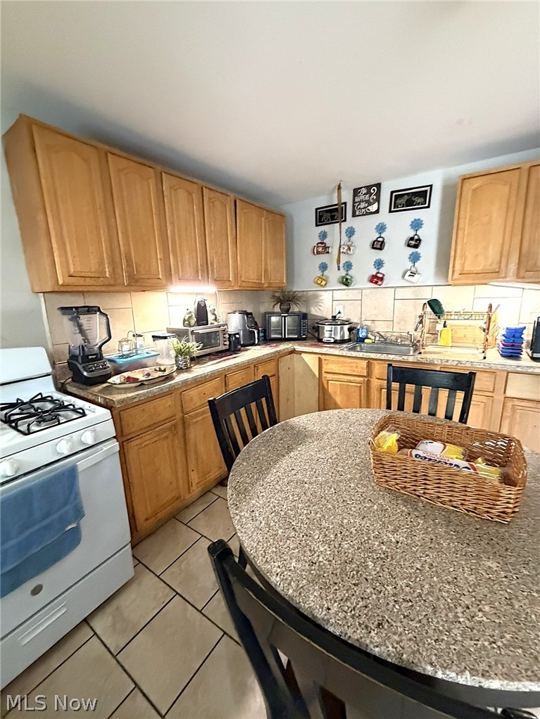 3707 Newark Avenue Cleveland OH 44109