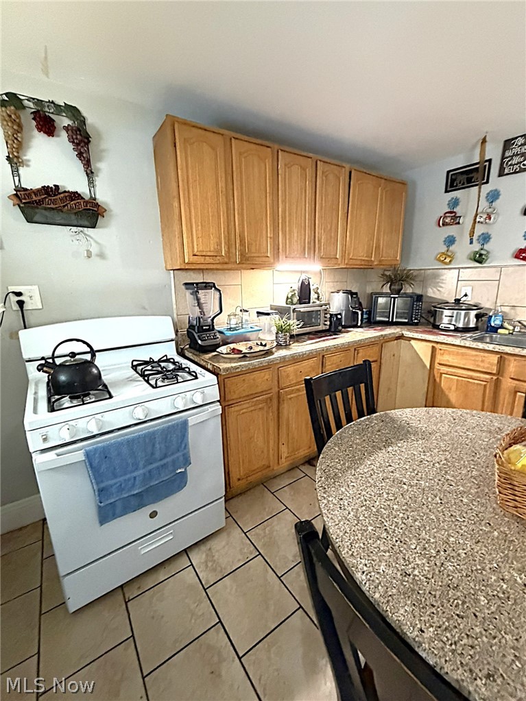 3707 Newark Avenue Cleveland OH 44109
