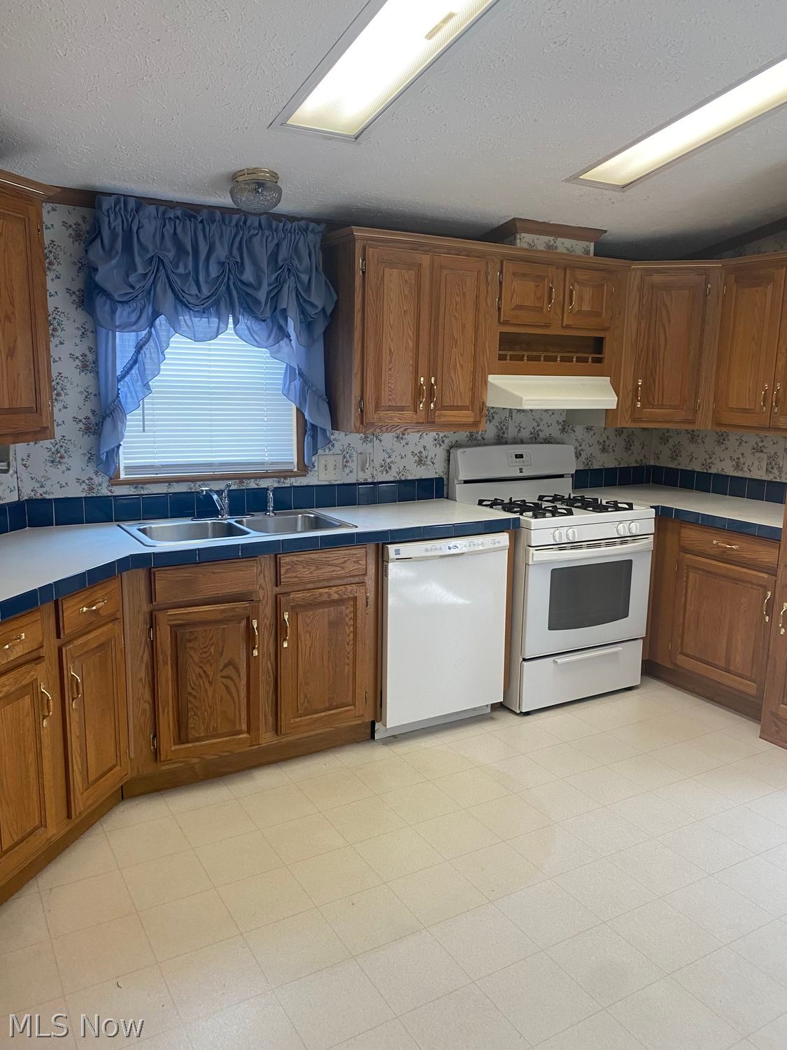 260 Westwoods Amherst OH 44001