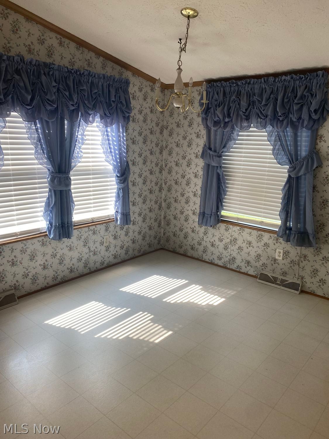 260 Westwoods Amherst OH 44001