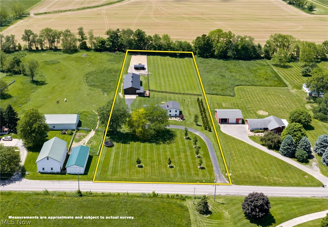 695 SW Lebanon Road Dalton OH 44618