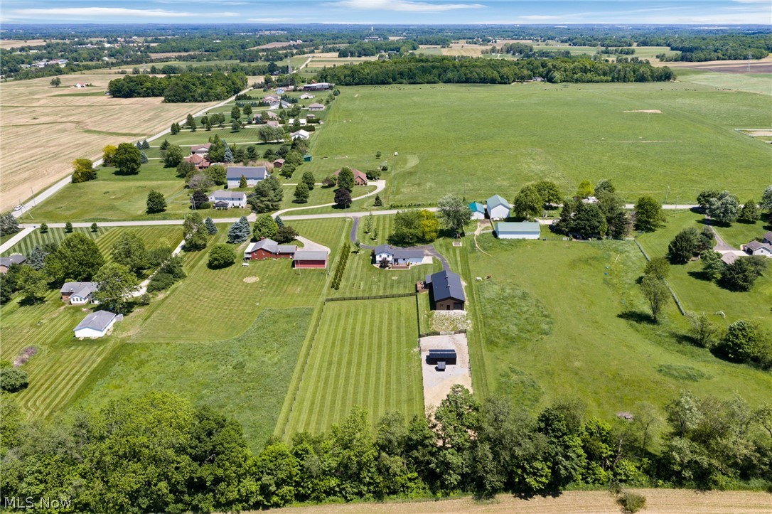 695 SW Lebanon Road Dalton OH 44618
