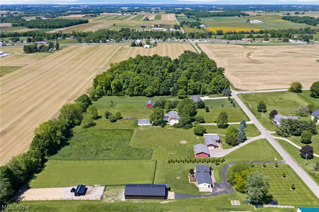 695 SW Lebanon Road Dalton OH 44618