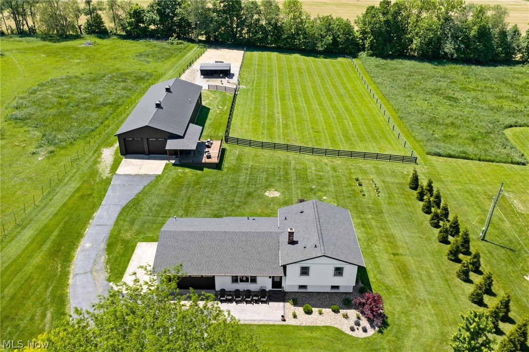 695 SW Lebanon Road Dalton OH 44618