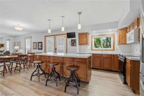 5905 Shetland Circle NE Canton OH 44721