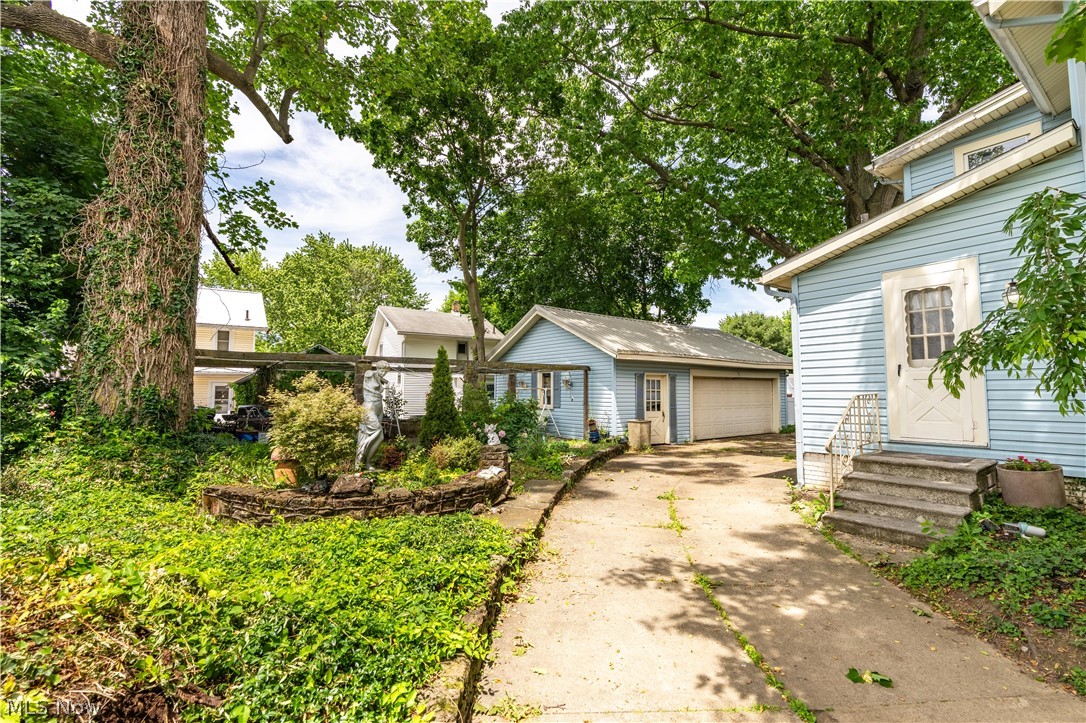 921 E Gorgas Street Louisville OH 44641