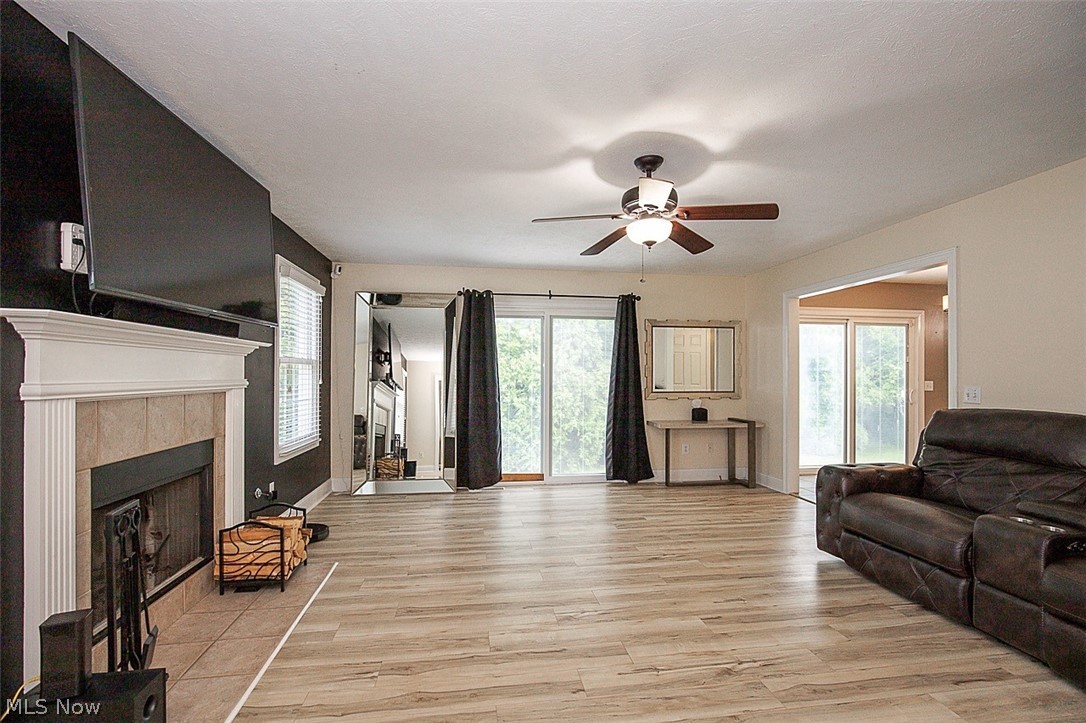 25660 Edgecliff Drive Euclid OH 44132