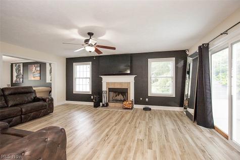 25660 Edgecliff Drive Euclid OH 44132