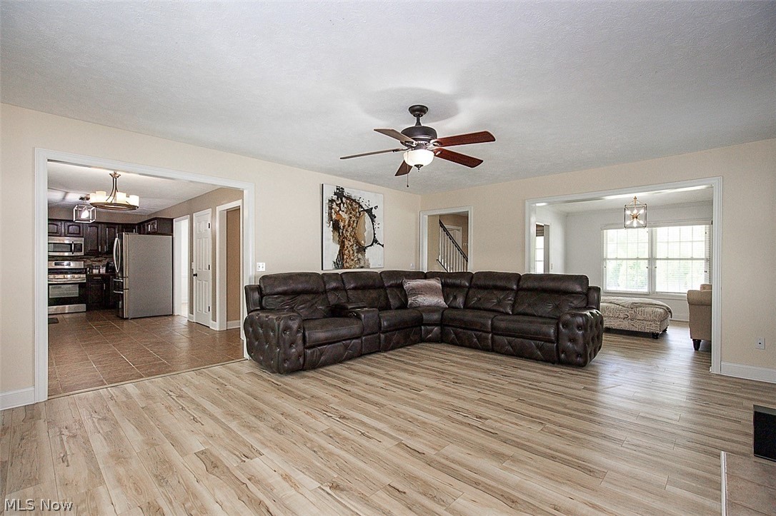 25660 Edgecliff Drive Euclid OH 44132