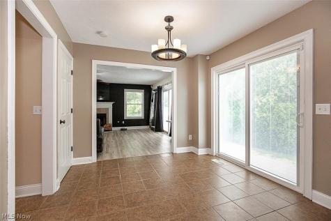 25660 Edgecliff Drive Euclid OH 44132