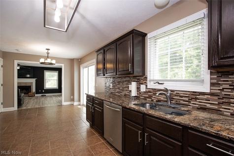 25660 Edgecliff Drive Euclid OH 44132