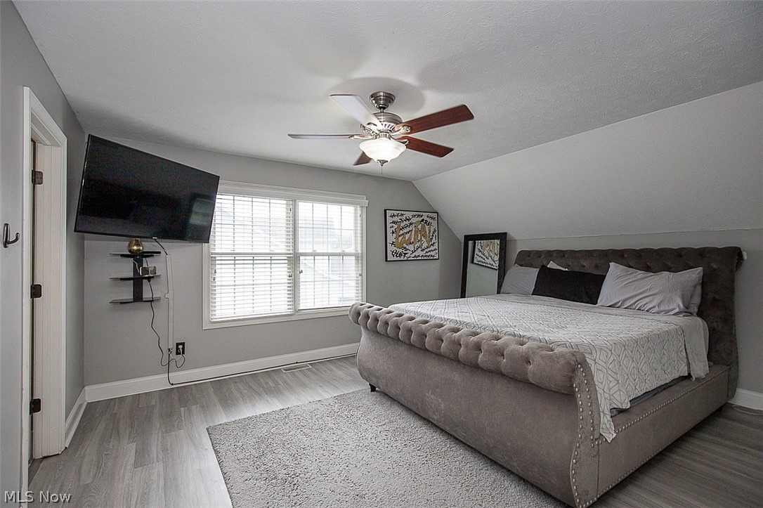 25660 Edgecliff Drive Euclid OH 44132