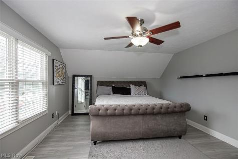 25660 Edgecliff Drive Euclid OH 44132