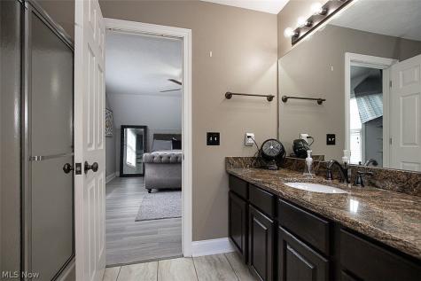 25660 Edgecliff Drive Euclid OH 44132