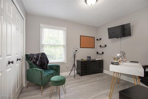 25660 Edgecliff Drive Euclid OH 44132