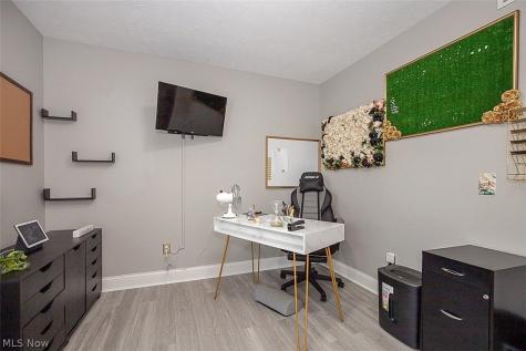 25660 Edgecliff Drive Euclid OH 44132