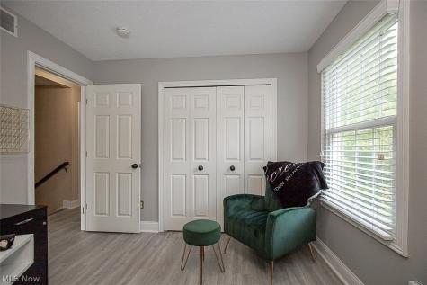 25660 Edgecliff Drive Euclid OH 44132