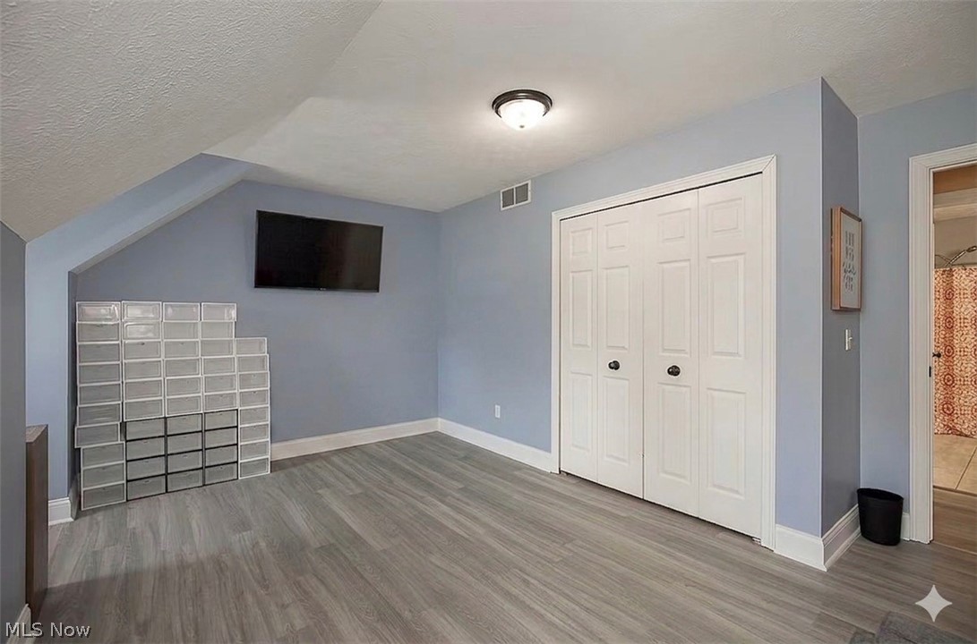 25660 Edgecliff Drive Euclid OH 44132