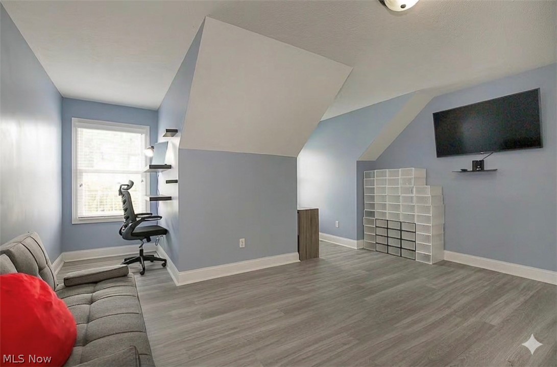 25660 Edgecliff Drive Euclid OH 44132