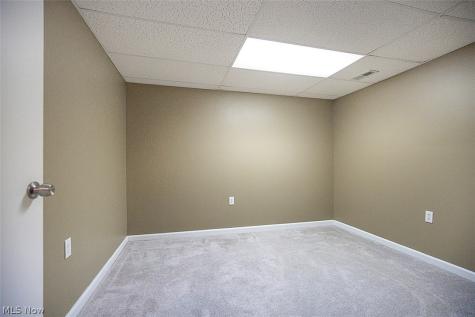 25660 Edgecliff Drive Euclid OH 44132