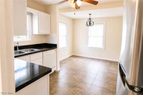 9725 Parkview Avenue Garfield Heights OH 44125