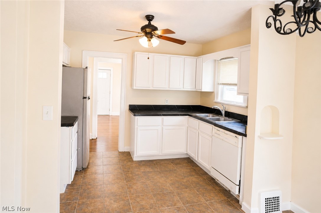 9725 Parkview Avenue Garfield Heights OH 44125