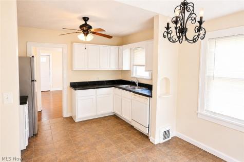 9725 Parkview Avenue Garfield Heights OH 44125
