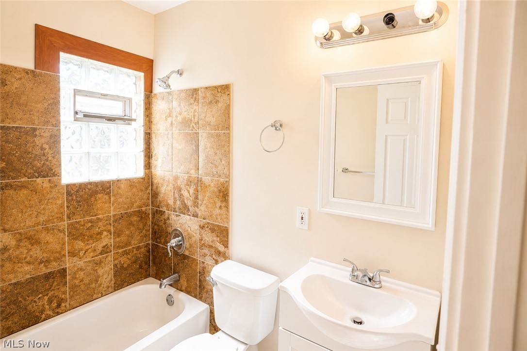 9725 Parkview Avenue Garfield Heights OH 44125