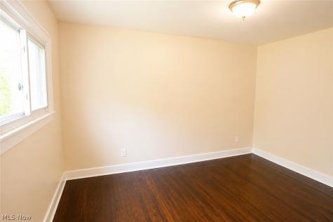 9725 Parkview Avenue Garfield Heights OH 44125