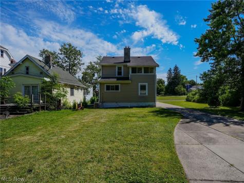 9725 Parkview Avenue Garfield Heights OH 44125