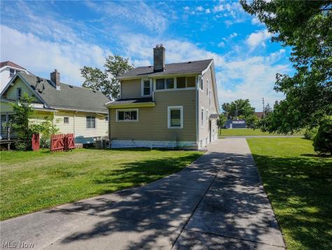 9725 Parkview Avenue Garfield Heights OH 44125