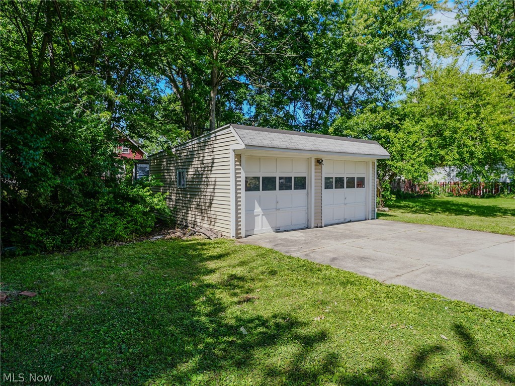 9725 Parkview Avenue Garfield Heights OH 44125